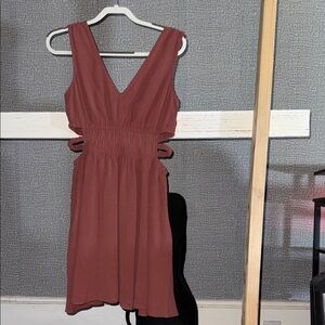 Elegant Sleeveless Dress in Rust